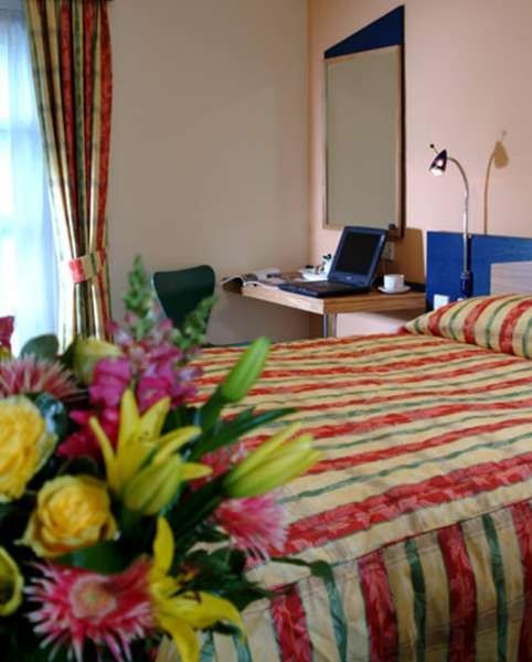 City Continental London Kensington Room photo